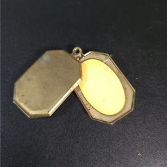 Antique Vintage Slide Open Locket Pendant Unsigned Bronze Tone