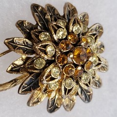 Vintage 1960’s Amber/Clear Rhinestone Goldtone Flower Brooch Pin w/ Secure Clasp