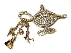 Kirks Folly MAKE A WISH MAGIC LAMP Brooch Rhinestone Charms Gold Tone 3.25″
