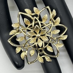 Sarah Coventry “Peta Lure” Flower Brooch Pin Gold Tone 1960’s Signed