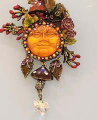 Kirks Folly Seaview Moon Autumn Harvest Mushroom Leaf Crystal Dangle Brooch Pend