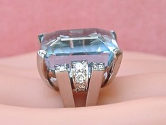 VINTAGE 12.75 ct AQUAMARINE .34ctw DIAMOND SHOULDERS PLATINUM COCKTAIL RING 1950