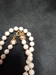 Vintage Costume Jewelry Necklace White and Gold Tone Fax Pearls Beads 27″