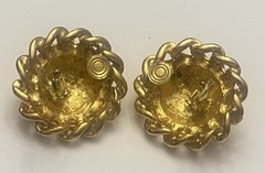 Nice Quality Gold Tone 1.50” VTG Circular Clip-On Earrings Roaring Lion Face EUC
