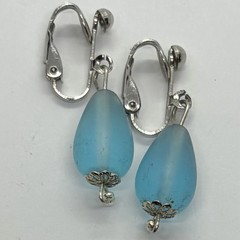 Vtg Frosted Blue Glass Teardrop Silvertone Bead Dangle Earrings Clip-on