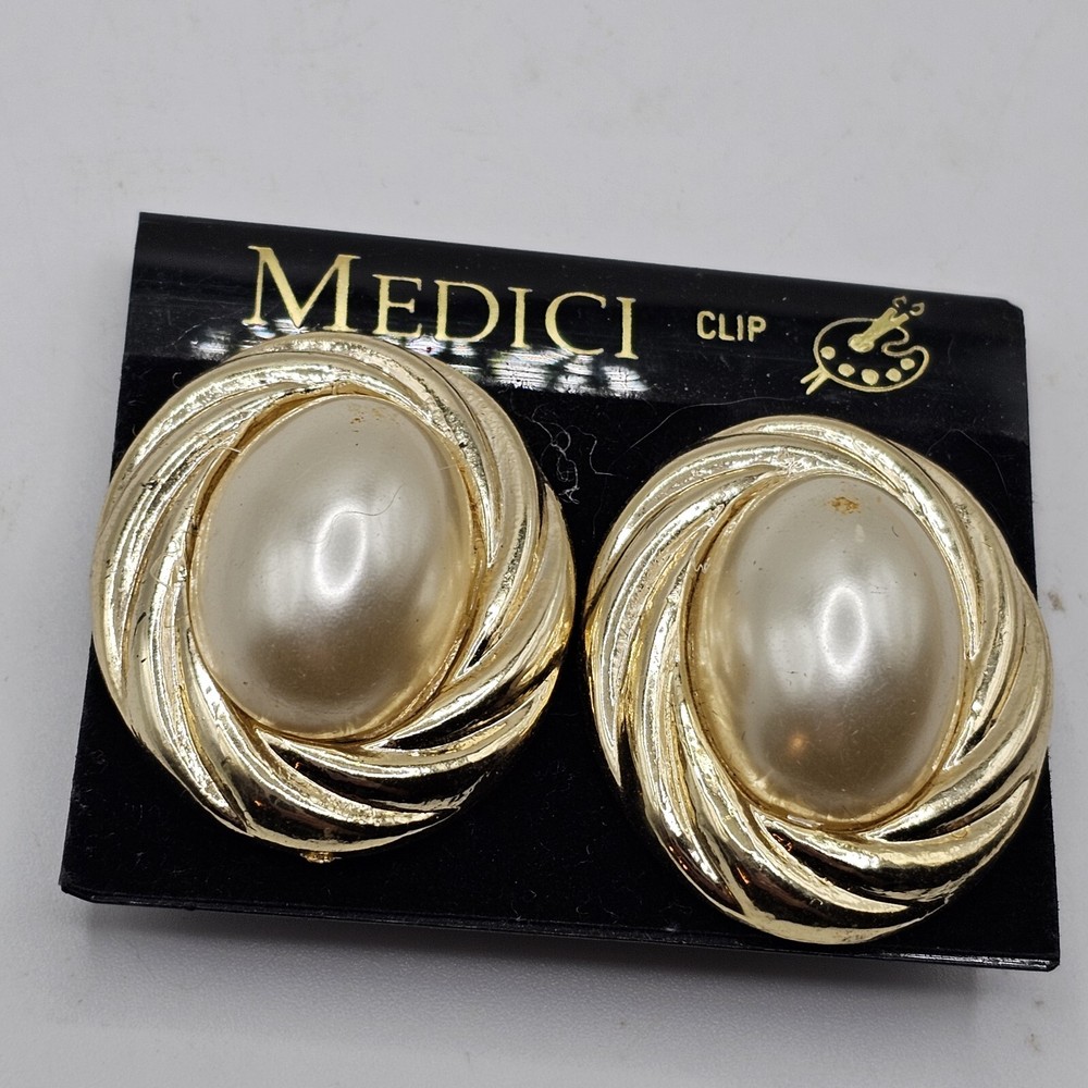 MEDICI VINTAGE NIP STATEMENT CLIP ON EARRINGS Faux Pearl GOLD TONE
