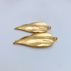 Pair Of Vintage Brass Plated Leaves (MP101)