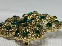 Vintage gold-tone Filigree Brooch Pin Green Rhinestones – 2.25″ diameter