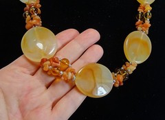 CARAMEL & COGNAC QUALITY NECKLACE, Chunky Agate, Glass, Plastic & Metal, 24″ L