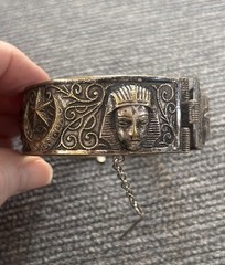 VTG Antique 1920s Egyptian revival silver & Gold tone Hinged Bangle bracelet J20