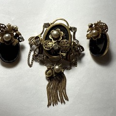 Brooch Pendant Earrings Set Victorian Antique 100 Years Old Read Description