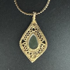 Stunning Vintage Tear-Drop Jade, Pearl, & Diamond Gold-Tone Pendant & Necklace