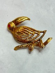 Rare Vintage Designer Edlee Goldplate Filigree Macaw Parrot Bird Brooch Pin