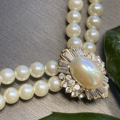 Vintage Pearl Necklace Crystal Halo Pendant Estate Jewelry Pre-Owned Glamourous