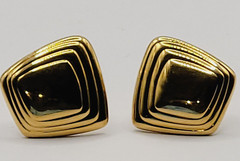 MONET Modernist Asymmetrical Gold Tone Clip On Classy vintage Earrings Signed
