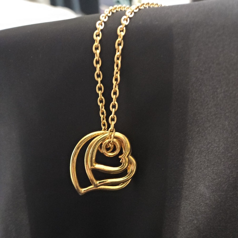 Avon Triple Heart Pendant Gold Tone 30″ Chain Necklace Graduated Open Hearts