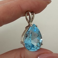 925 Sterling Silver Natural Swiss Blue Topaz Teardrop Pear Pendant 20 Carats