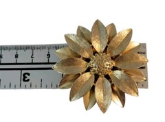 Sarah Coventry Sunflower Brooch Goldtone 2.25″ Diameter
