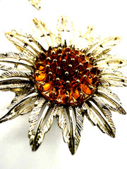 Vintage SARAH COVENTRY SUNFLOWER w/Amber Lucite Clip-on Earrings/Brooch/Pendant