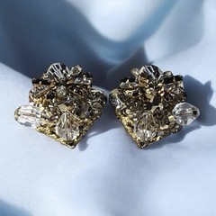 Vintage 1” Clip On Beaded Glass Earrings – Brown Clear – Gold Filigree – c1950s