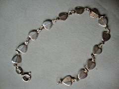 VINTAGE TINY 1/2 STRIPED HEARTS STERLING SILVER STAMP ITALY 925 CHARM BRACELET