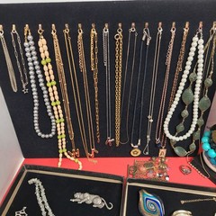 60 Piece Vintage-Now Jewelry Lot Necklaces Bracelets Brooches Earrings