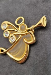 Lauren Conrad Angel Blowing Horn Brooch Pin Goldtone Glass Crystal Stones Signed