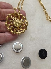 Vtg gold tone mix color changeable cabochon Flower Necklace Pin