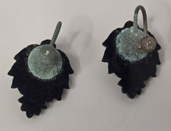 VINTAGE SCREW BACK EARRINGS ● JET BLACK ● Flower And Leaves Design ● Retro Party