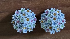 Vintage ART White Enamel Daisy Cluster Clip On Earrings Pastel Rhinestones 1”