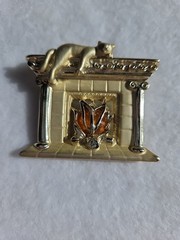 Lazy Cat On Fireplace Brooch AJC American Jewelry Chain Co. SmPTD