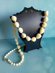 Vtg Balamuti Mother of Pearl Beaded Necklace &Small Spacer Beads 60g Pink Swirls