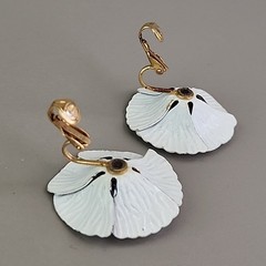 Vintage Enamel Flower Set Brooch Clip On Earrings Navy Blue White Anemone