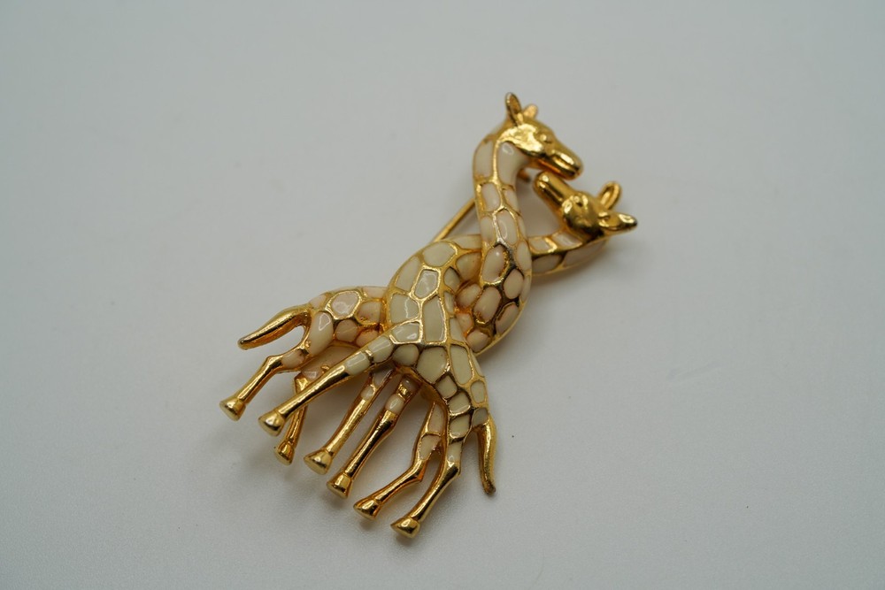 Vintage Gold and Cream Enamel Giraffe Lovers Brooch 4.6cm JB39