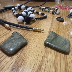Very Vintage Lot of Costume Jewelry Pieces 17 Pc Project Wearable Signed Stamp88