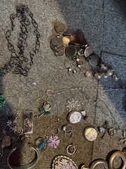 Huge Lot Vtg RHINE / CRYSTAL Gem Jewelry WEAR Repair ARTS & Crafts