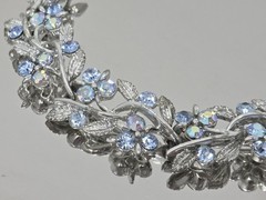 Vintage Lisner Blue AB Rhinestone Bracelet Leaves Link 7 Inches Signed Rhodium
