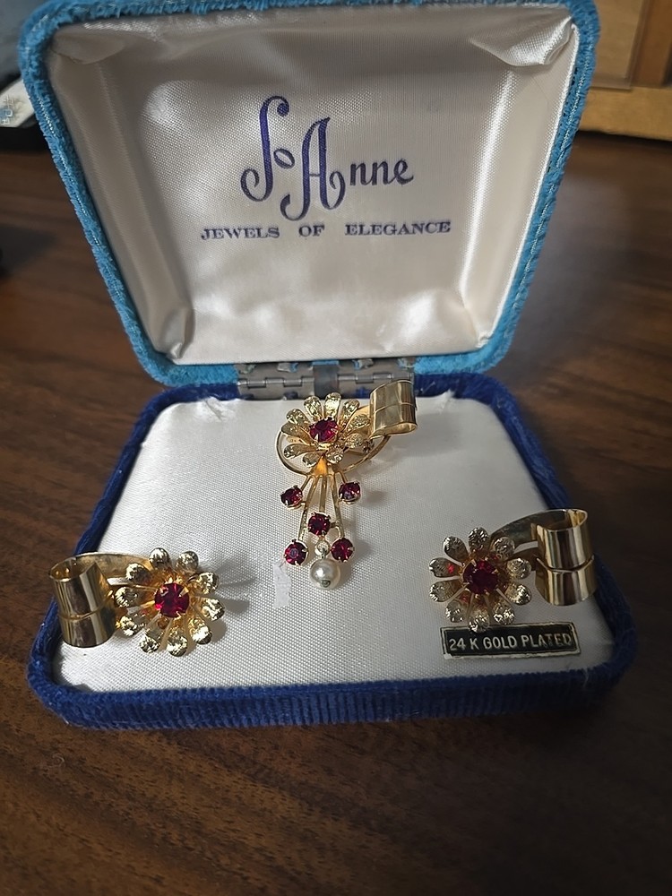 Jo Anne Jewels Of ELEGANCE 24 GOLD PLATED BROOCH ANSEARRINGS