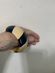 Erwin Pearl, Signed,Hand Painted Chunky Bangle Bracelet 8”in Bangle,Crème& Blue.