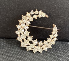 VINTAGE Crescent Moon BROOCH With Rhinestones Gold Tone 1-1/2” Beautiful Piece