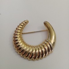 Vintage Goldtone Brooch pin Statement Costume Jewlery FLAWED-tarnished