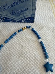 Avon Vintage 1988 Western Blues Necklace