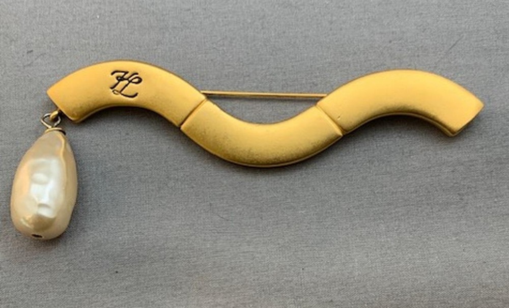 1980’s Gold Tone Satin Karl Lagerfeld Sinuous Bar Pin Brooch Pearl Drop