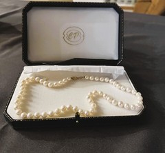 Vintage Cultured Pearl Necklace in Original CP Branded Display Case