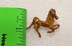 Vintage Brown Enamel Prancing HORSE 1″ Pin Brooch & Western Theme Charm Bracelet
