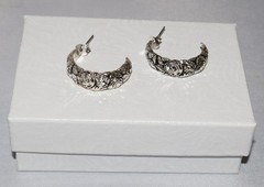 Vintage Sterling Silver Half Hoop Flower Pattern 1 inch Post Earrings 6 grams