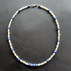 Vintage style blue &white faux pearl beaded choker necklace 16″ silvertone clasp