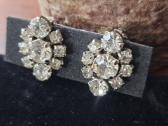 Vtg Estate Clip On Eearings Silver Tone Clear Rhinestone Prong Set Cluster .75″