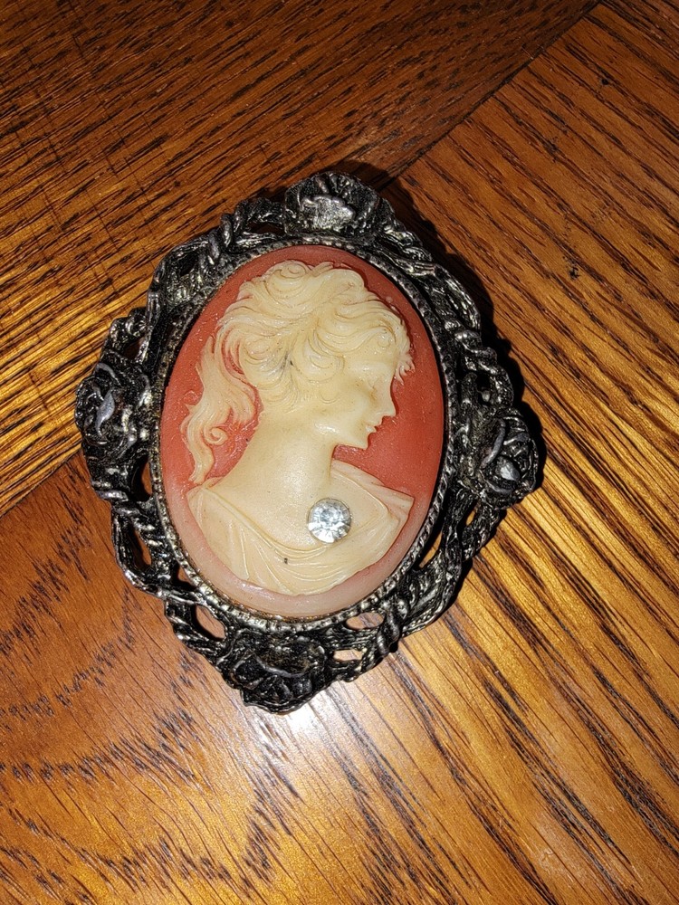 Cameo Brooch Vintage Lady Pin Brooch Victorian Costume Jewelry Rhinestone Pretty