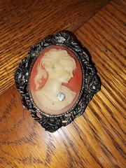 Cameo Brooch Vintage Lady Pin Brooch Victorian Costume Jewelry Rhinestone Pretty